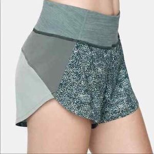 Outdoor Voices Hudson Short size Large